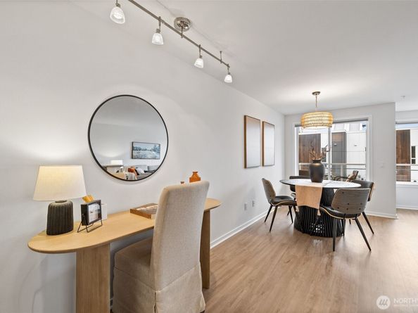 2432 Dexter Avenue N 201, Seattle WA 98109