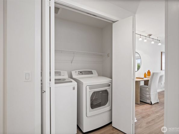 2432 Dexter Avenue N 201, Seattle WA 98109