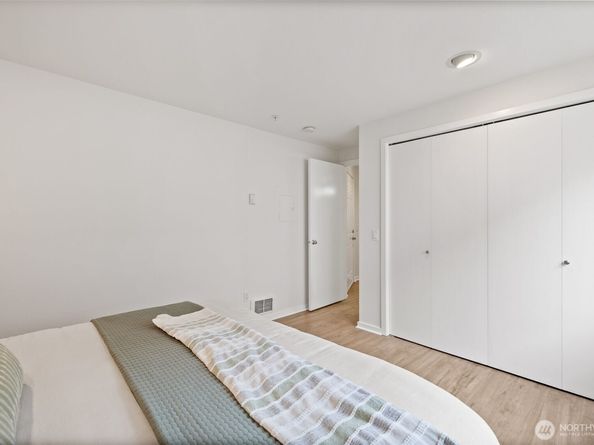 2432 Dexter Avenue N 201, Seattle WA 98109