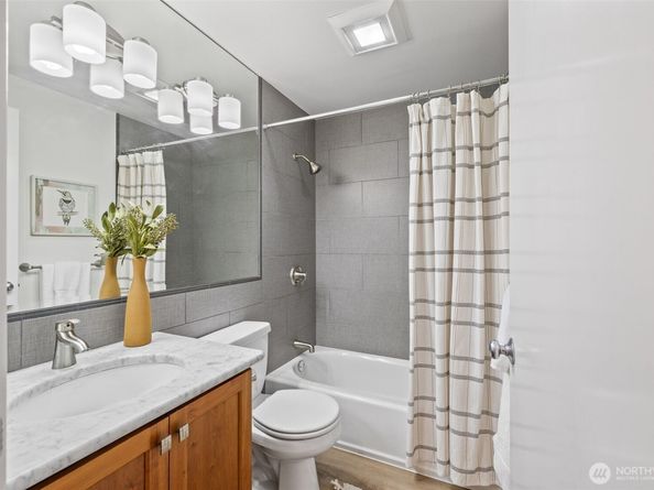 2432 Dexter Avenue N 201, Seattle WA 98109