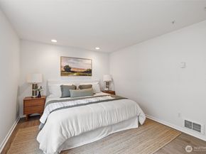 2432 Dexter Avenue N 201, Seattle WA 98109