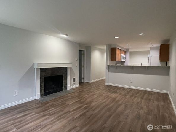 26221 116th Avenue SE F104, Kent WA 98030