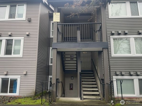 26221 116th Avenue SE F104, Kent WA 98030