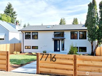 7716 32nd Avenue SW