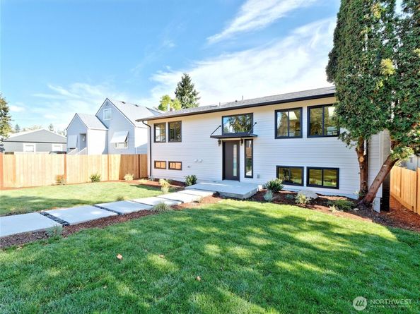 7716 32nd Avenue SW, Seattle WA 98126