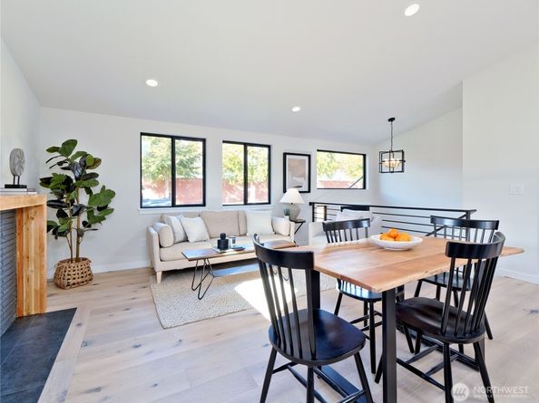 7716 32nd Avenue SW, Seattle WA 98126