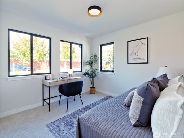 7716 32nd Avenue SW, Seattle WA 98126