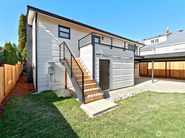7716 32nd Avenue SW, Seattle WA 98126