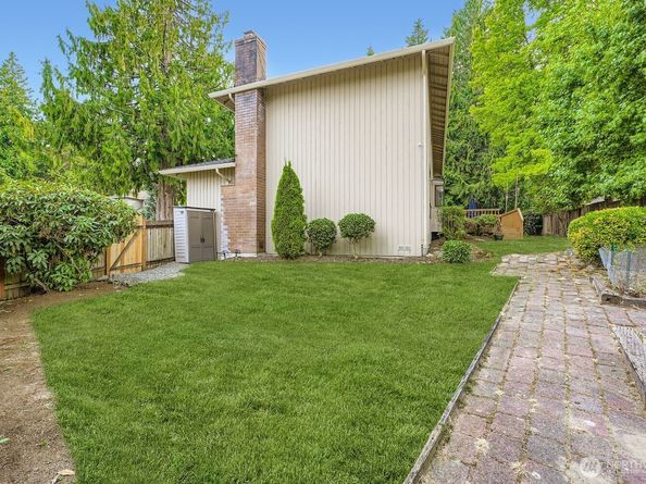 17012 SE 40th Court, Bellevue WA 98008