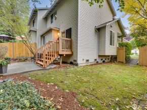 8705 1st Place NE A, Lake Stevens WA 98258