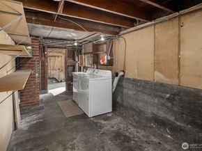 8266 4th Avenue NE, Seattle WA 98115