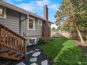8266 4th Avenue NE, Seattle WA 98115