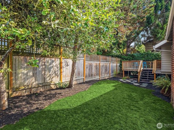 8266 4th Avenue NE, Seattle WA 98115