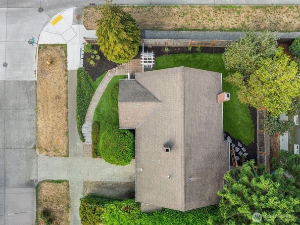 8266 4th Avenue NE, Seattle WA 98115
