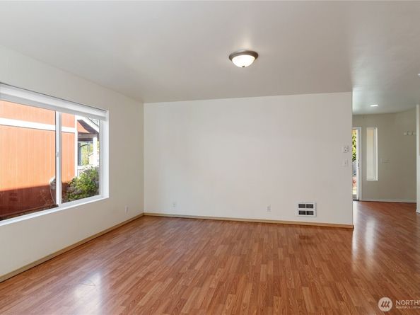 7006 E Dakota Street, Port Orchard WA 98366