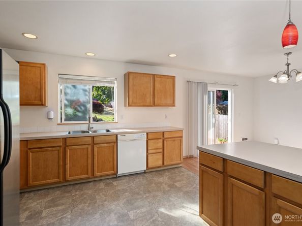 7006 E Dakota Street, Port Orchard WA 98366