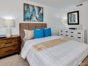 14132 74th Place NE 16D, Kirkland WA 98034