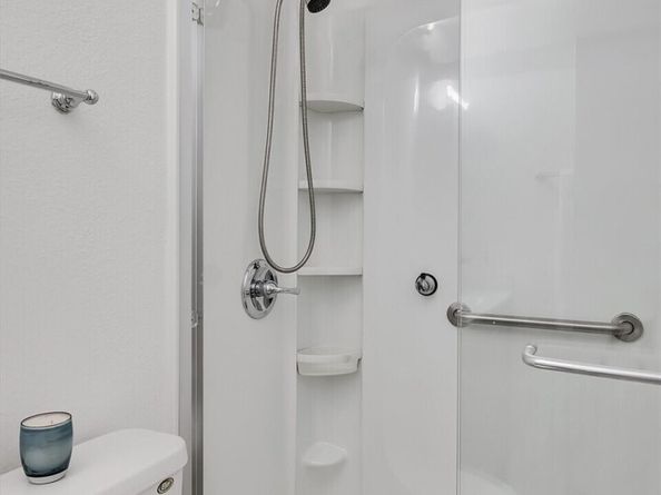 14132 74th Place NE 16D, Kirkland WA 98034