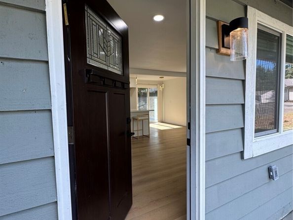 5506 216 Street SW, Mountlake Terrace WA 98043