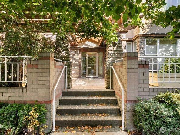 1762 NW 57th Street 501, Seattle WA 98107