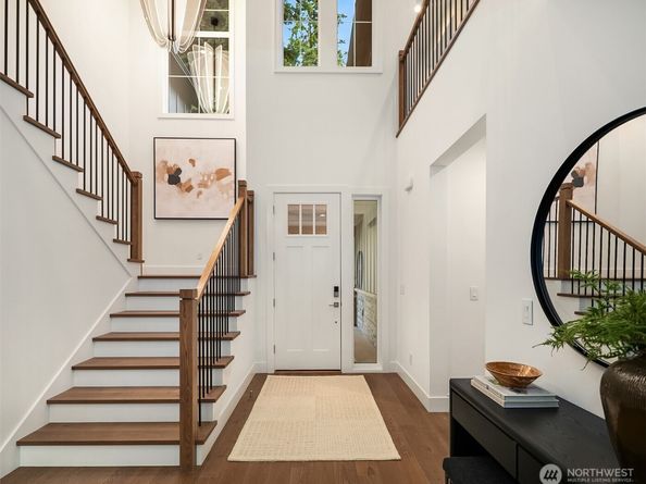 2643 106th Avenue NE, Bellevue WA 98004