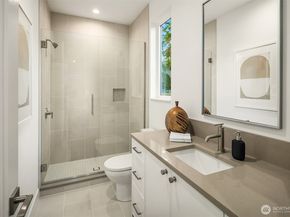 2643 106th Avenue NE, Bellevue WA 98004