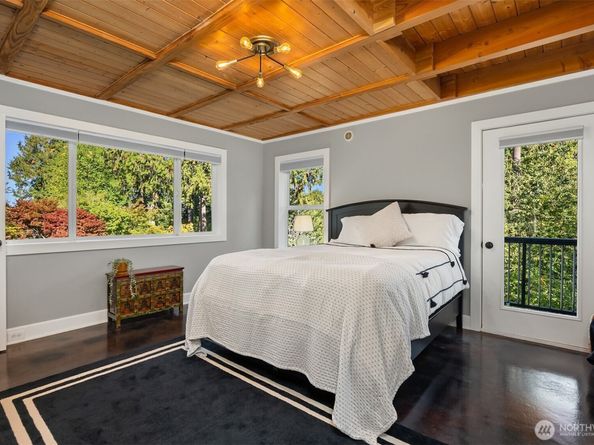 6564 NE Maple Street, Bainbridge Island WA 98110
