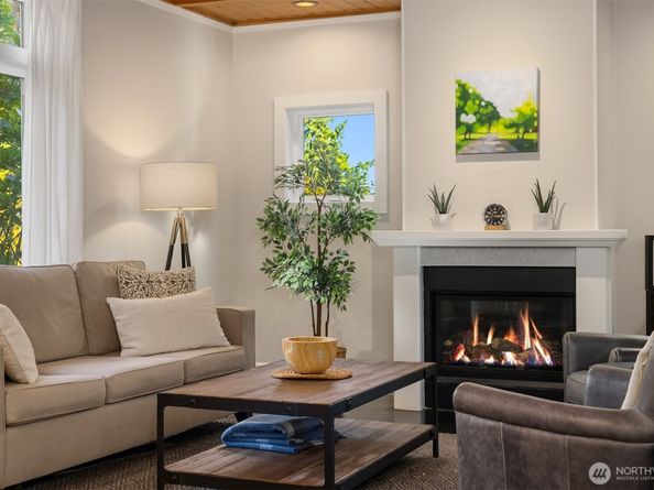 6564 NE Maple Street, Bainbridge Island WA 98110