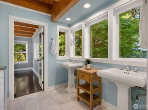 6564 NE Maple Street, Bainbridge Island WA 98110