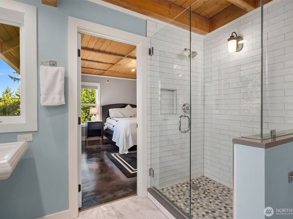 6564 NE Maple Street, Bainbridge Island WA 98110