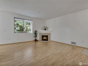 3012 SE 8th Place 1117, Renton WA 98058