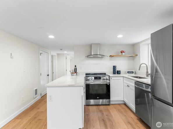 2220 14th Avenue W, Seattle WA 98119