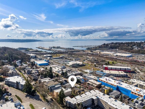 2220 14th Avenue W, Seattle WA 98119