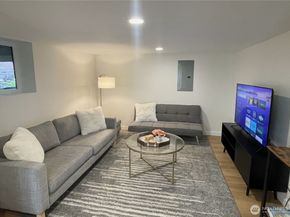 2220 14th Avenue W, Seattle WA 98119