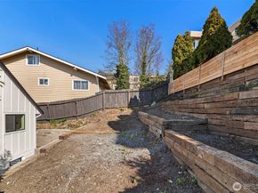 2220 14th Avenue W, Seattle WA 98119