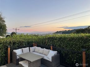 2220 14th Avenue W, Seattle WA 98119