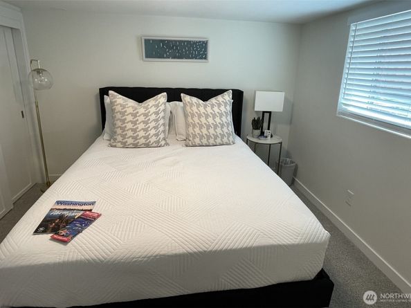 2220 14th Avenue W, Seattle WA 98119