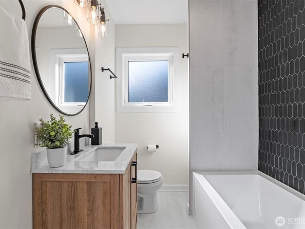 2220 14th Avenue W, Seattle WA 98119