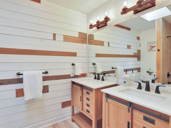19134 SE May Valley Road, Issaquah WA 98027