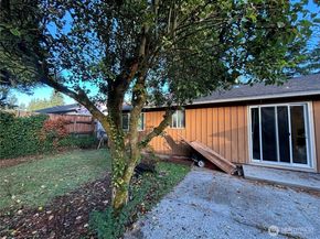 821 195th Street, Shoreline WA 89155