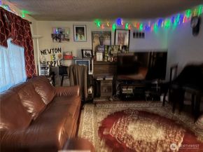 821 195th Street, Shoreline WA 89155