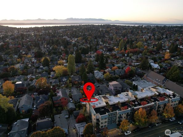 6801 Greenwood Avenue N 301, Seattle WA 98103