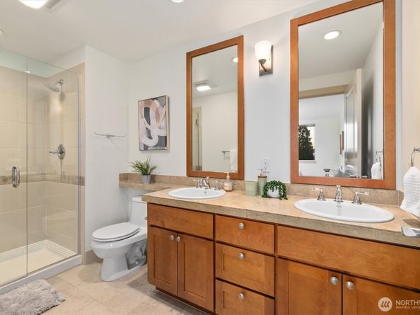 6801 Greenwood Avenue N 301, Seattle WA 98103