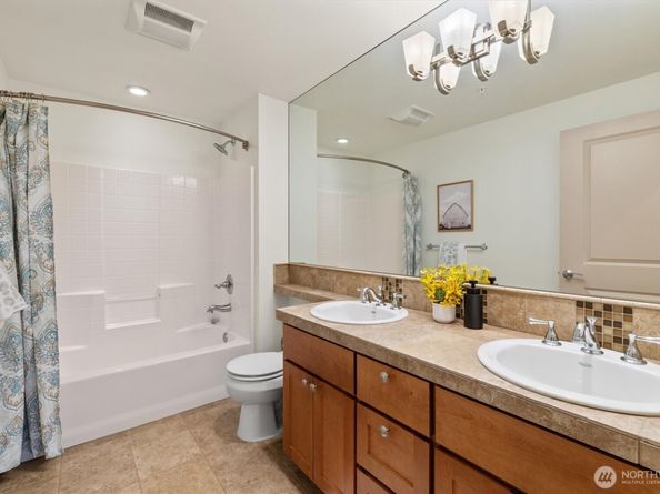 6801 Greenwood Avenue N 301, Seattle WA 98103