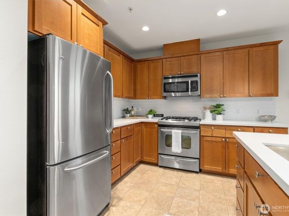6801 Greenwood Avenue N 301, Seattle WA 98103