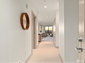 6801 Greenwood Avenue N 301, Seattle WA 98103
