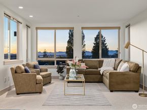 6801 Greenwood Avenue N 301, Seattle WA 98103