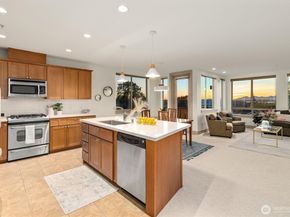 6801 Greenwood Avenue N 301, Seattle WA 98103