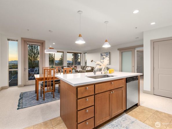 6801 Greenwood Avenue N 301, Seattle WA 98103