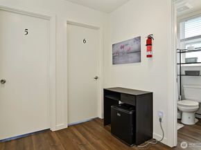 1017 NE 55th Street, Seattle WA 98105